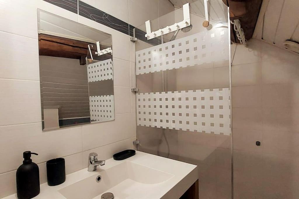 Chalet Charm In The Heart Of The Old Town Анси Екстериор снимка